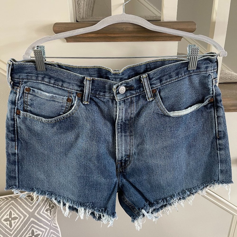 Custom cut off Levi denim shorts